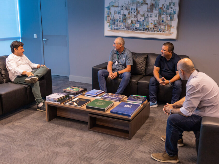 Reunião entre secretário de Canoas e presidente do Grêmio, Alberto Guerra