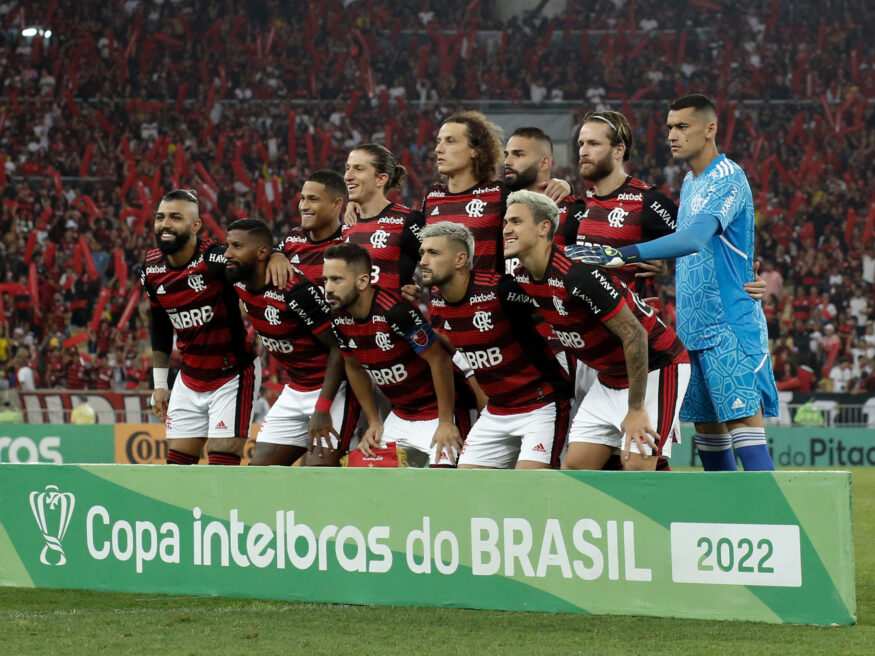 Jogador do Flamengo é pedido pela torcida do Grêmio