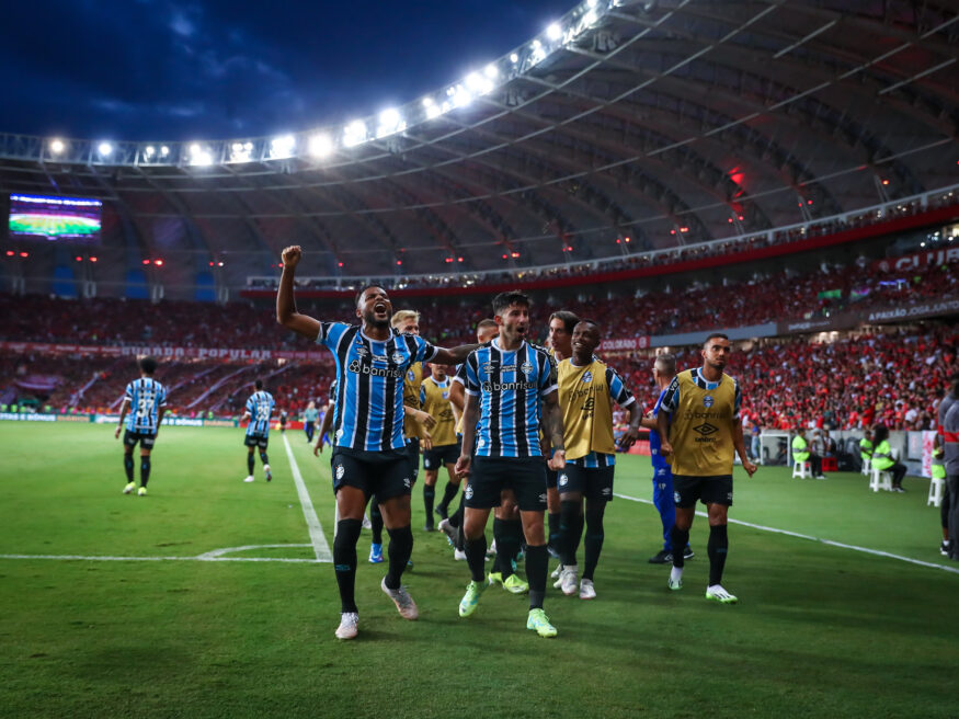 Grêmio comemorando gol no clássico Gre-Nal 441