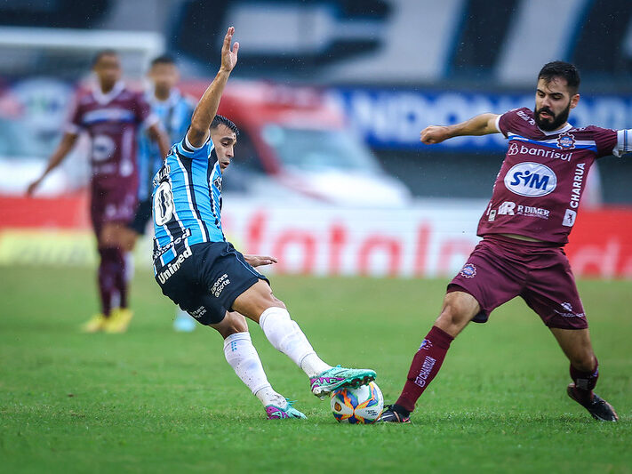 Grêmio reclama da arbitragem do Gauchão