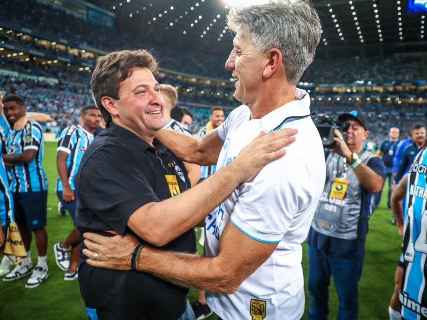 Renato e Alberto Guerra comemorando título do Grêmio