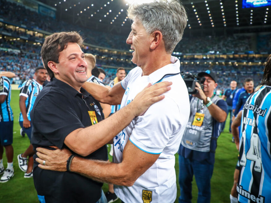 Renato e Alberto Guerra comemorando título do Grêmio