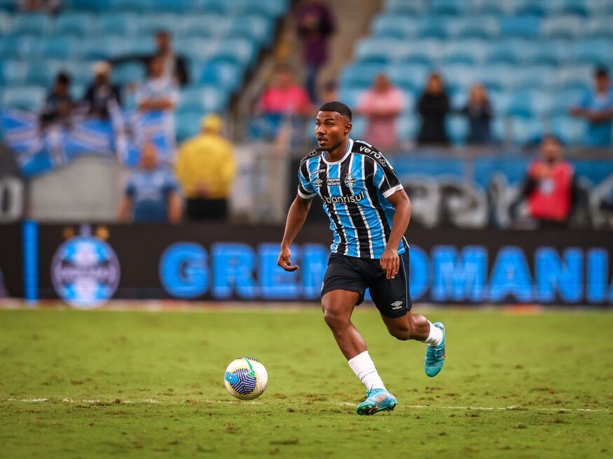 Cuiabano com a camisa do Grêmio