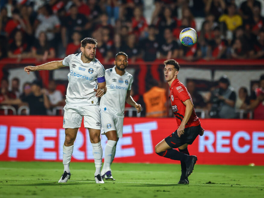 Kannemann com a camisa do Grêmio