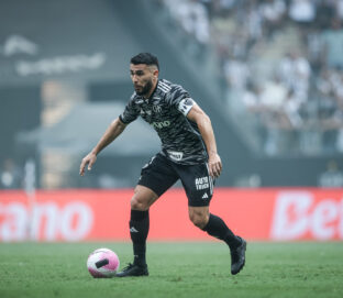 Junior Alonso, zagueiro do Atlético-MG será desfalques contra o Grêmio