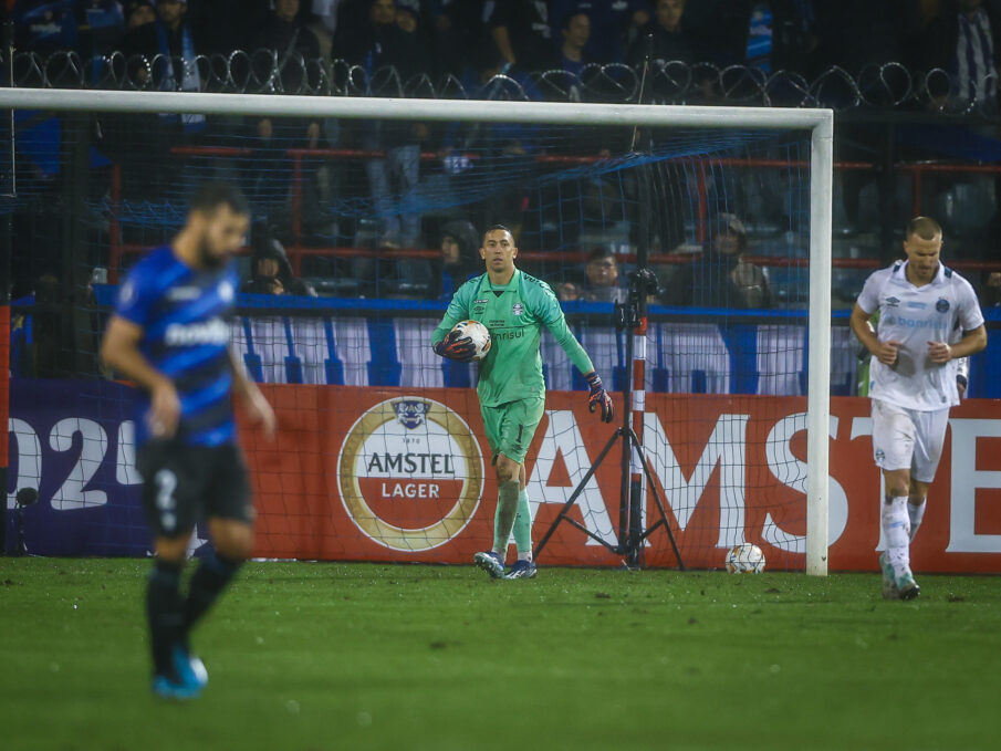 Marchesín foi destaque em Grêmio x Huachipato