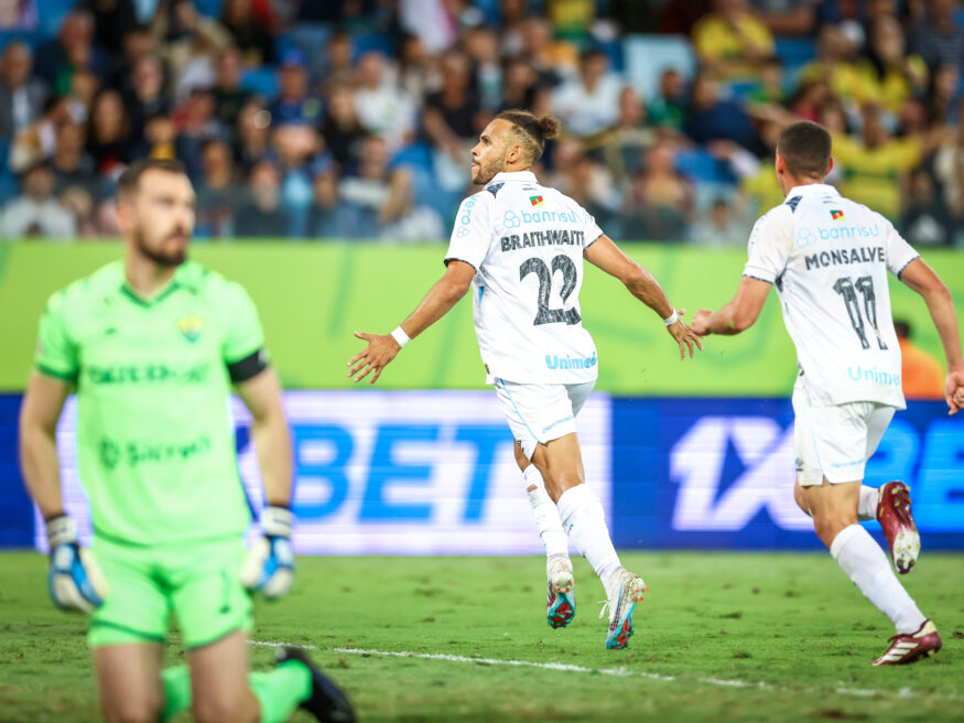 Grêmio venceu com assistência de Monsalve