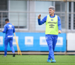 Renato em treino do Grêmio