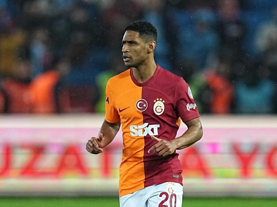 Tetê, ex-Grêmio, com a camisa do Galatasaray