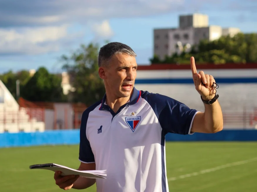 Vojvoda, técnico do Fortaleza, que anunciou atacante pretendido pelo Grêmio