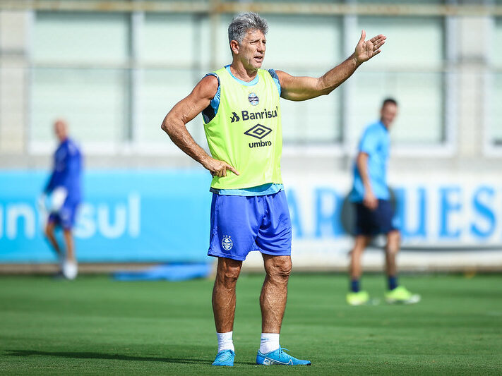 Renato durante treinamento do Grêmio