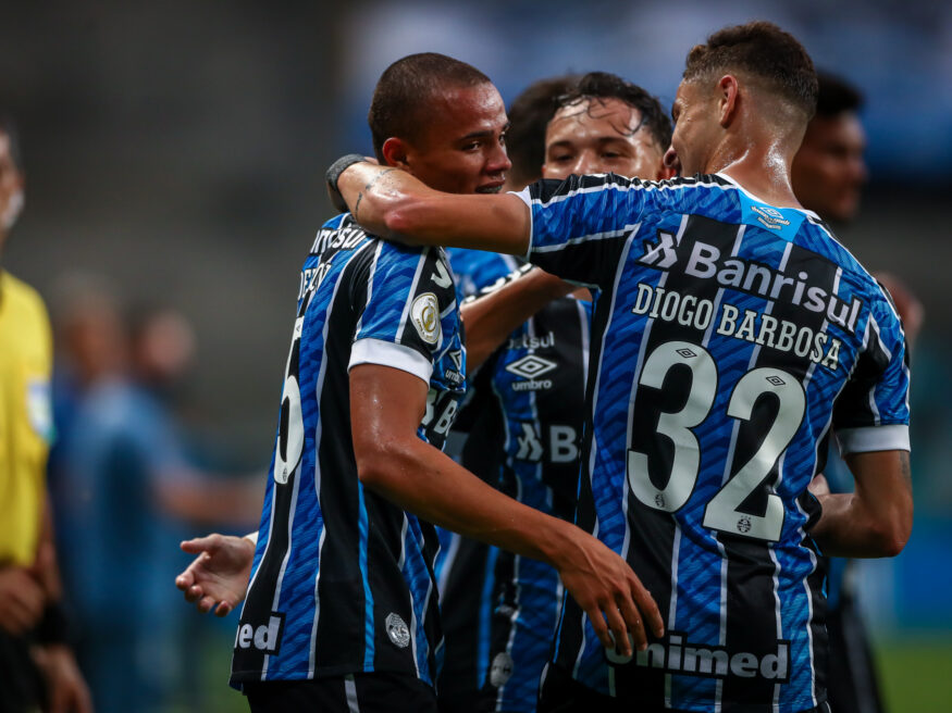 Vanderson com a camisa do Grêmio