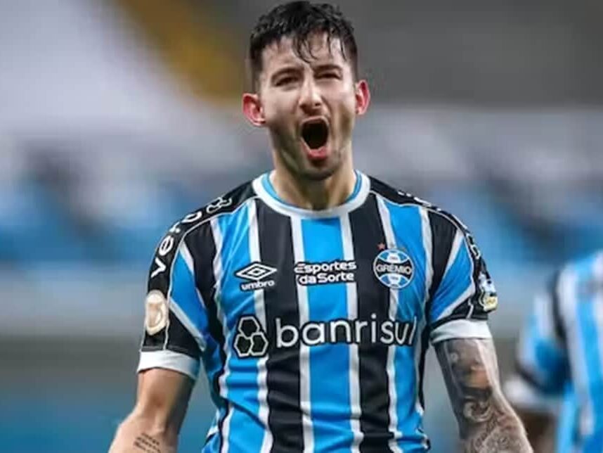 Villasanti com a camisa do Grêmio